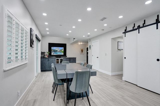 2800 W Aviary Drive, Cooper City, FL 33026