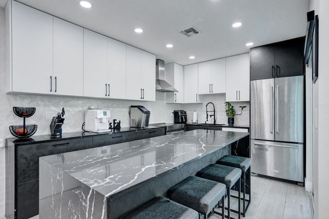 2800 W Aviary Drive, Cooper City, FL 33026