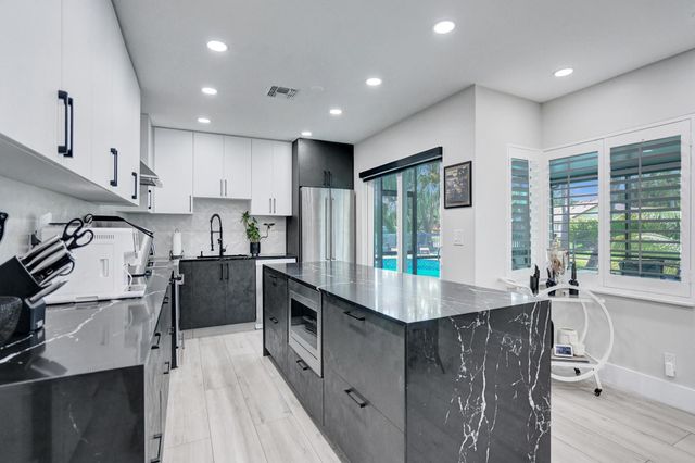 2800 W Aviary Drive, Cooper City, FL 33026