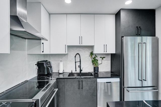 2800 W Aviary Drive, Cooper City, FL 33026