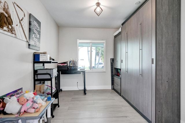 2800 W Aviary Drive, Cooper City, FL 33026