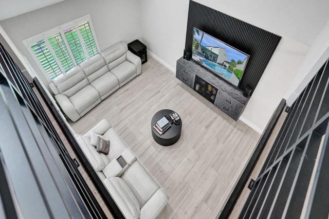 2800 W Aviary Drive, Cooper City, FL 33026