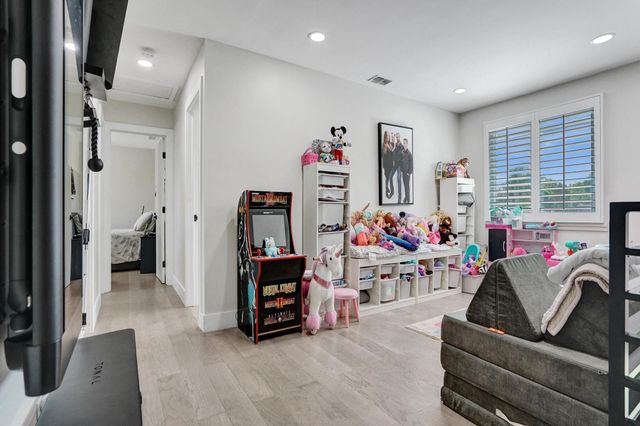 2800 W Aviary Drive, Cooper City, FL 33026