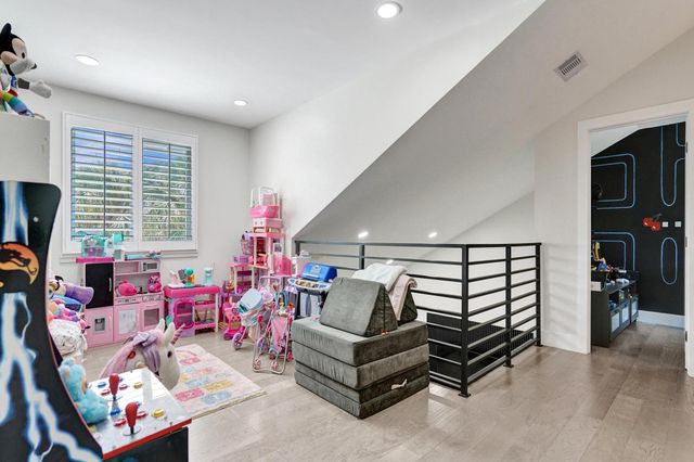 2800 W Aviary Drive, Cooper City, FL 33026