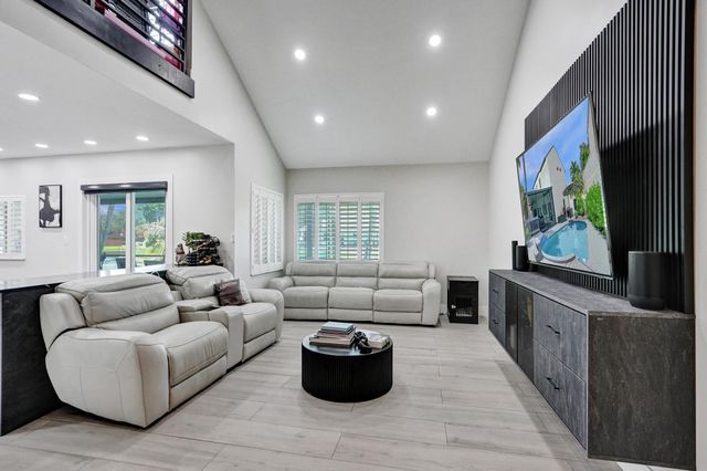 2800 W Aviary Drive, Cooper City, FL 33026