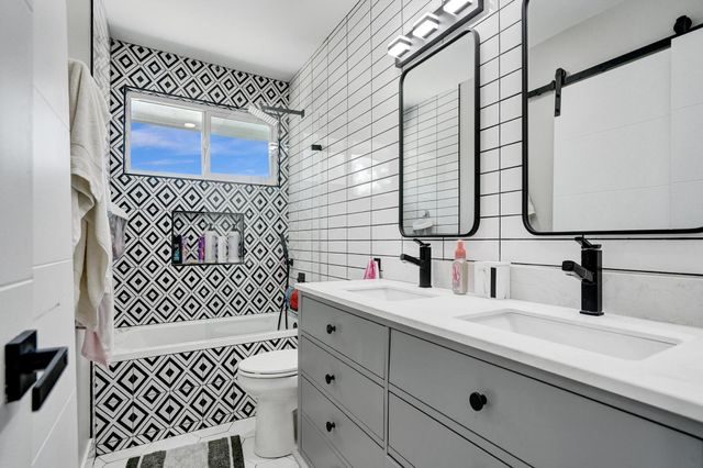 2800 W Aviary Drive, Cooper City, FL 33026