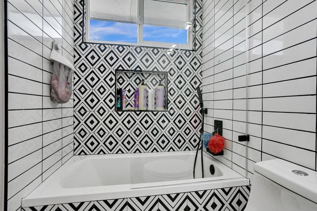 2800 W Aviary Drive, Cooper City, FL 33026