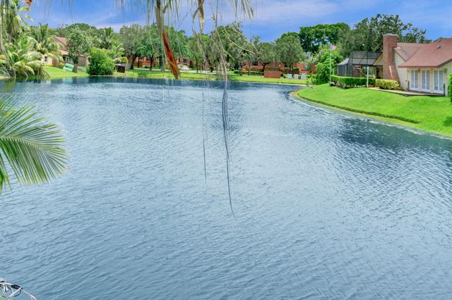 2800 W Aviary Drive, Cooper City, FL 33026