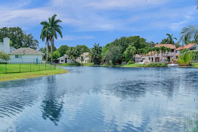 2800 W Aviary Drive, Cooper City, FL 33026