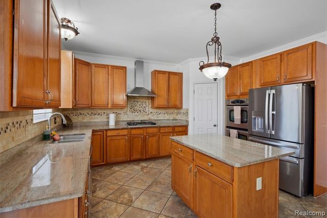 42575 Silverwood Drive, Sterling Heights, MI 48314
