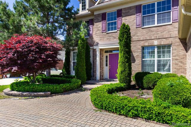42575 Silverwood Drive, Sterling Heights, MI 48314