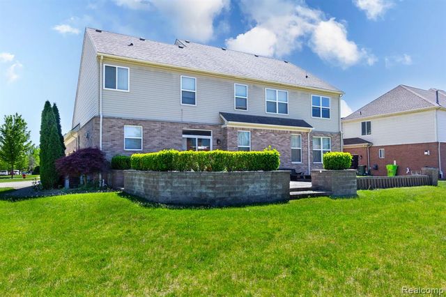 42575 Silverwood Drive, Sterling Heights, MI 48314
