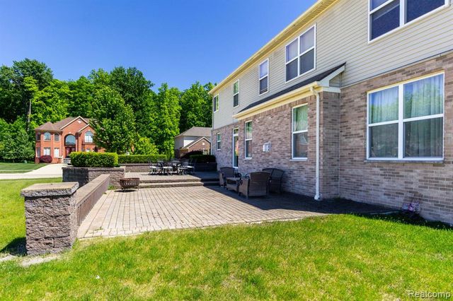 42575 Silverwood Drive, Sterling Heights, MI 48314