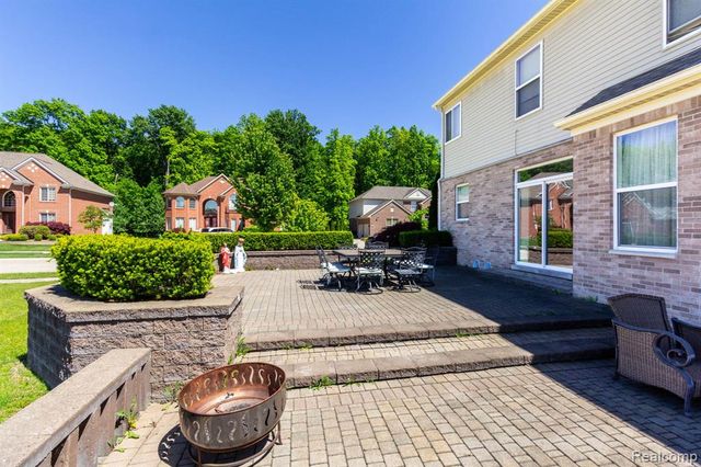 42575 Silverwood Drive, Sterling Heights, MI 48314