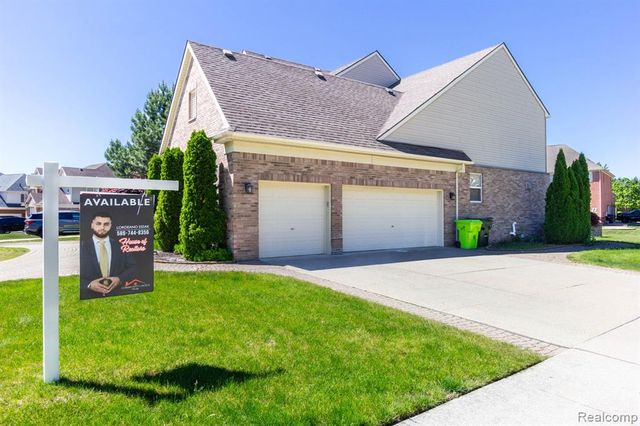 42575 Silverwood Drive, Sterling Heights, MI 48314