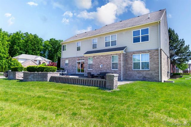 42575 Silverwood Drive, Sterling Heights, MI 48314