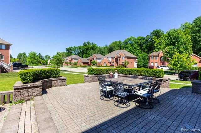 42575 Silverwood Drive, Sterling Heights, MI 48314