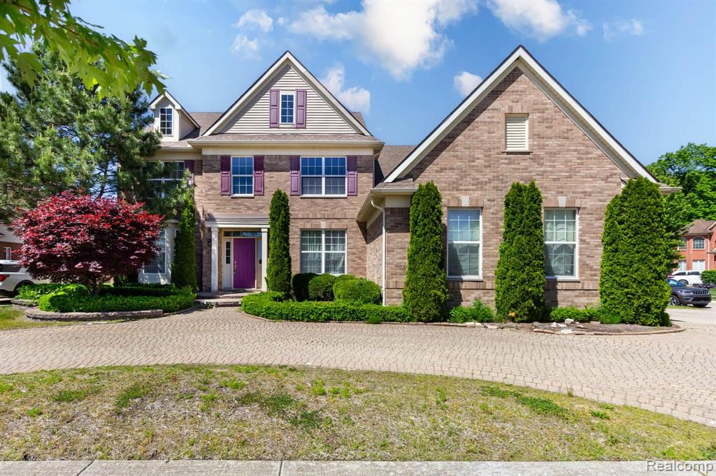 42575 Silverwood Drive, Sterling Heights, MI 48314