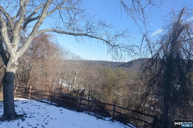 100 Pierson Miller E4, Pompton Lakes, NJ 07442