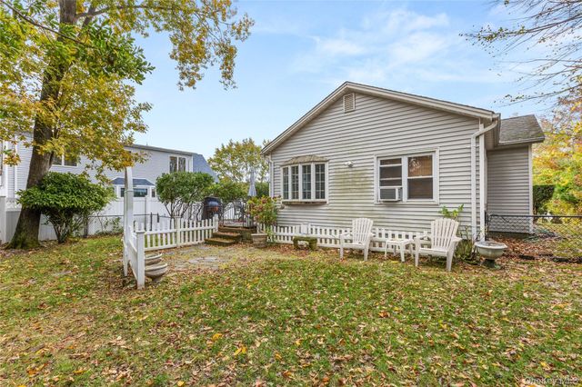 24 Locust Road, Wading River, NY 11792