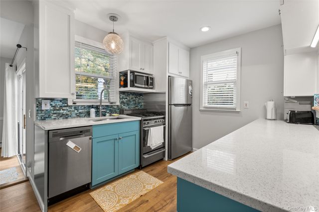 24 Locust Road, Wading River, NY 11792