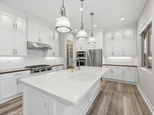 10866 Rojo Court, Cypress, CA 90720