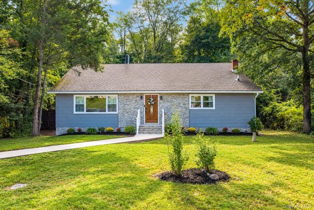 24 Edinburgh Road, Middletown, NY 10941