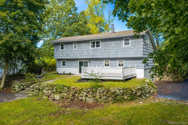 24 Edinburgh Road, Middletown, NY 10941