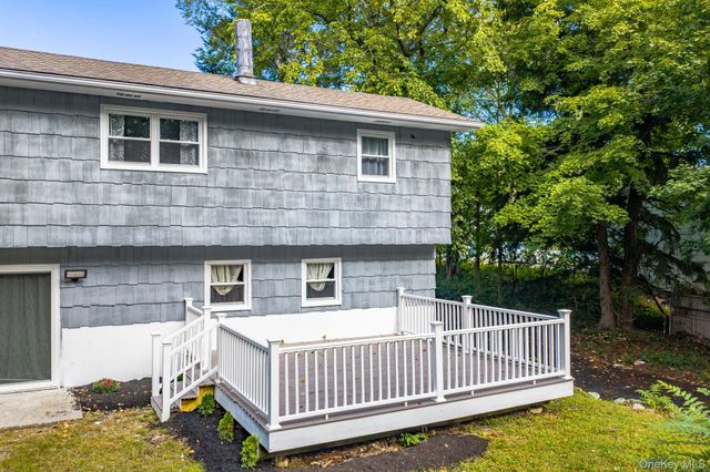 24 Edinburgh Road, Middletown, NY 10941