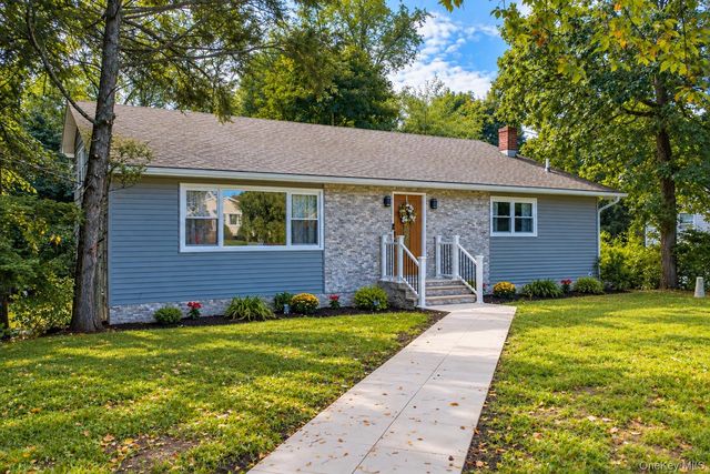 24 Edinburgh Road, Middletown, NY 10941