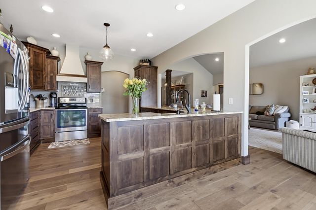 8240 County Loop 202, Joplin, MO 64801