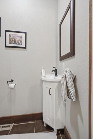 8240 County Loop 202, Joplin, MO 64801