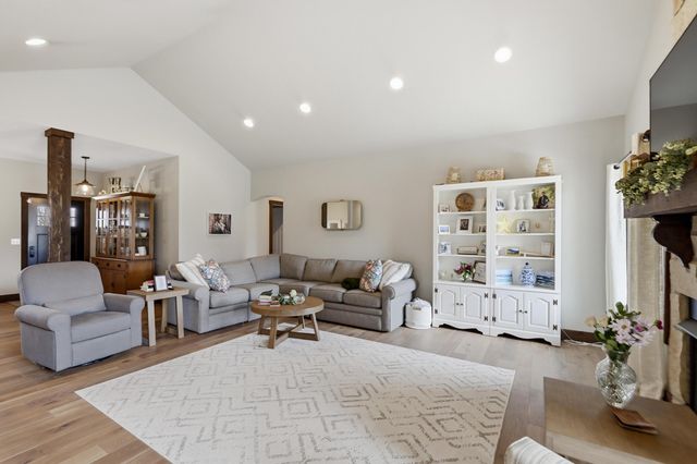 8240 County Loop 202, Joplin, MO 64801