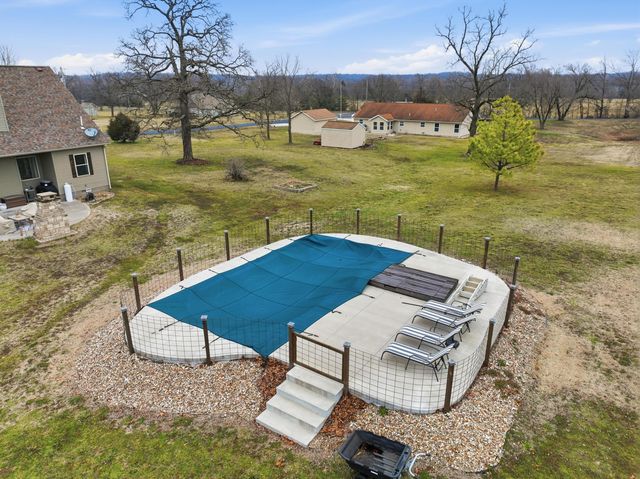8240 County Loop 202, Joplin, MO 64801