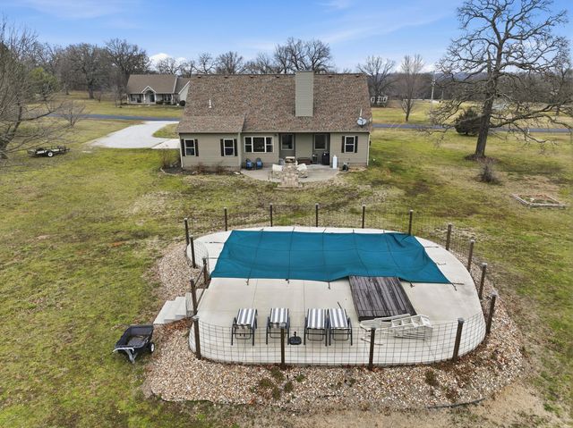 8240 County Loop 202, Joplin, MO 64801