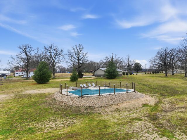 8240 County Loop 202, Joplin, MO 64801