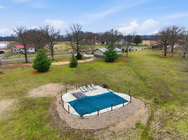 8240 County Loop 202, Joplin, MO 64801