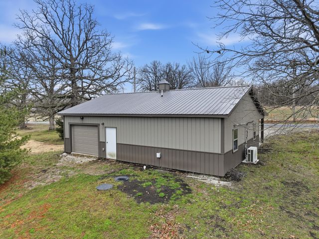 8240 County Loop 202, Joplin, MO 64801