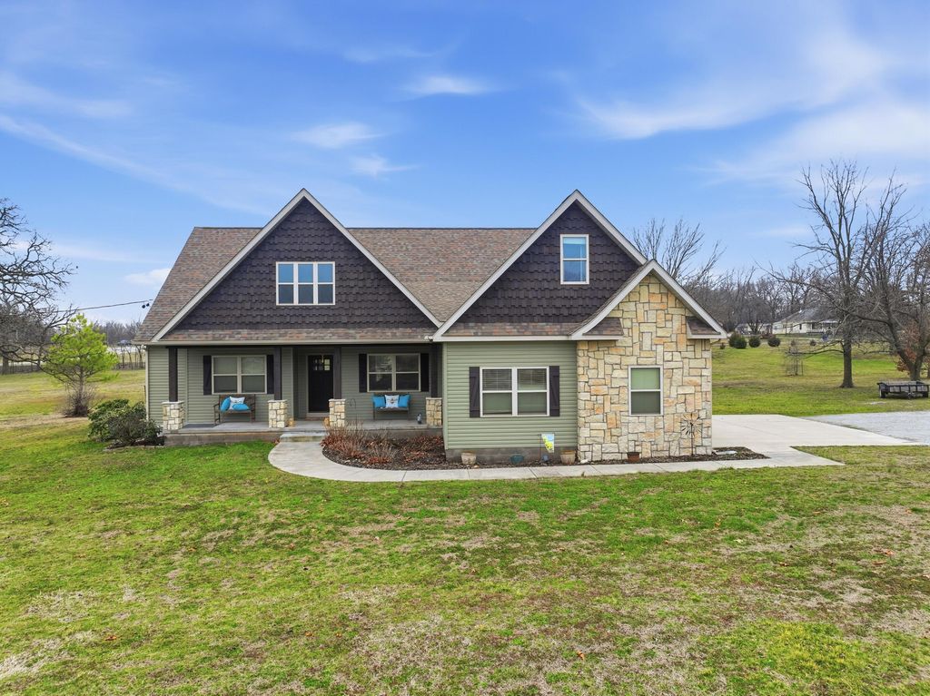 8240 County Loop 202, Joplin, MO 64801