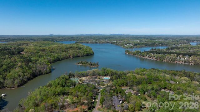 13017 Eagle Oak Drive, Charlotte, NC 28278