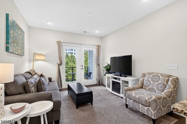 1 Vanderbilt Blvd 303, Florham Park Boro, NJ 07932