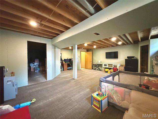 304 Parkway Drive, Troy, MO 63379