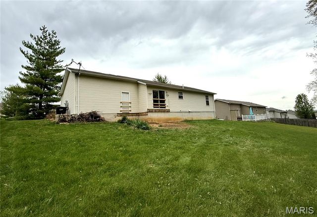 304 Parkway Drive, Troy, MO 63379