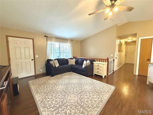 304 Parkway Drive, Troy, MO 63379