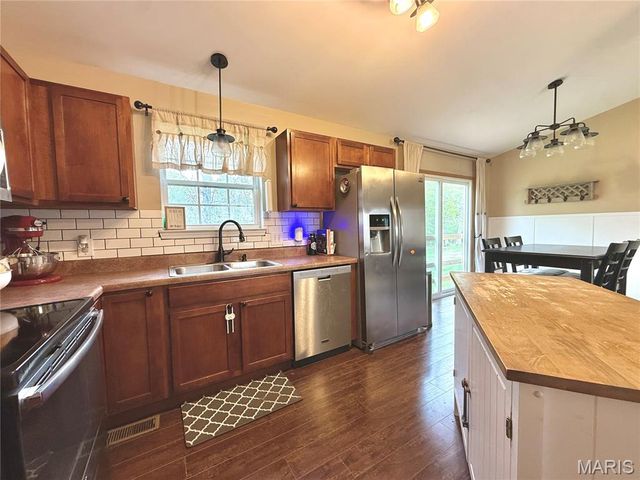 304 Parkway Drive, Troy, MO 63379