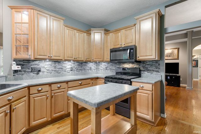 50743 Hidden Forest Drive, South Bend, IN 46628