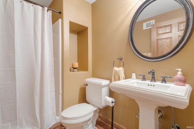 50743 Hidden Forest Drive, South Bend, IN 46628