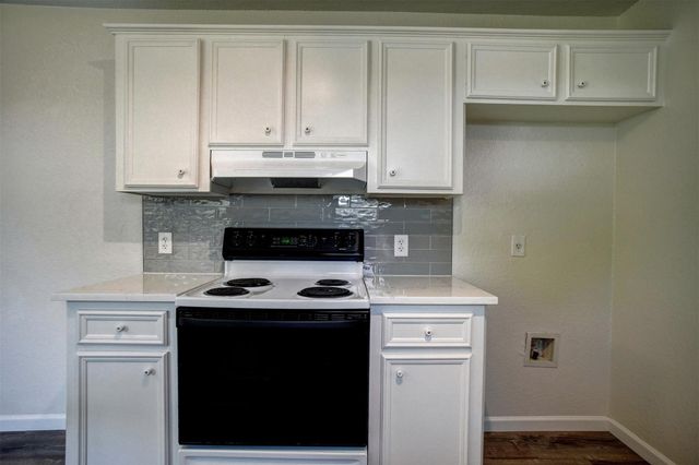 201 maynard ST, Bastrop, TX 78602