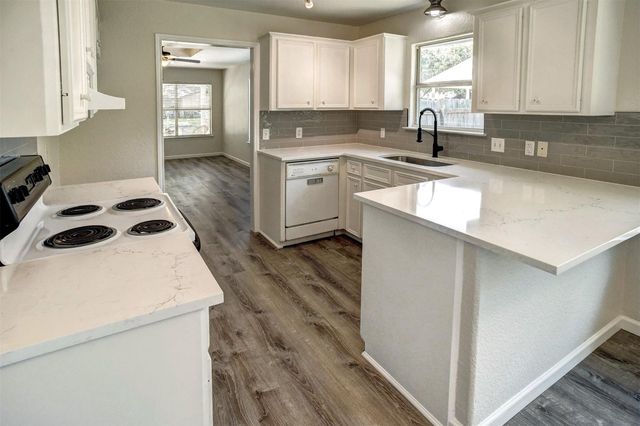 201 maynard ST, Bastrop, TX 78602