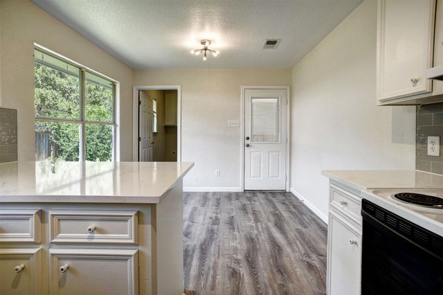 201 maynard ST, Bastrop, TX 78602